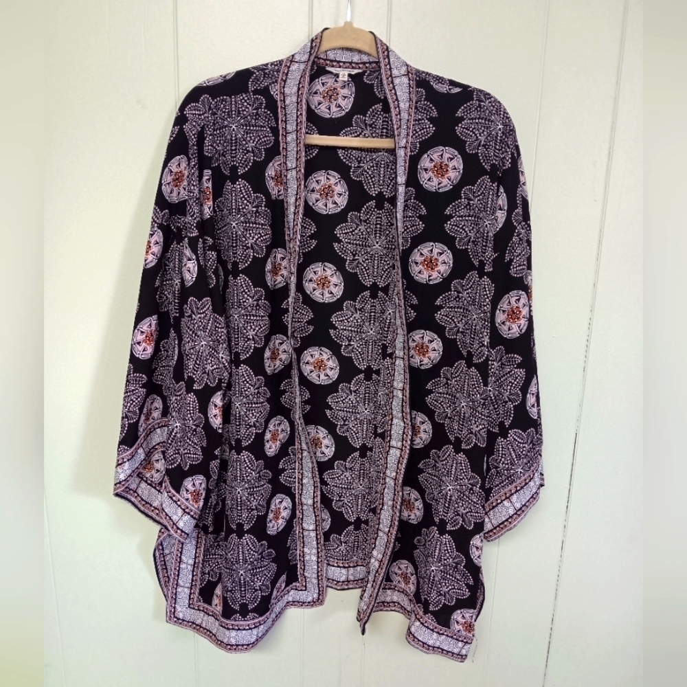 WOMENS 1X MAX STUDIO SHORT KIMONO BLACK